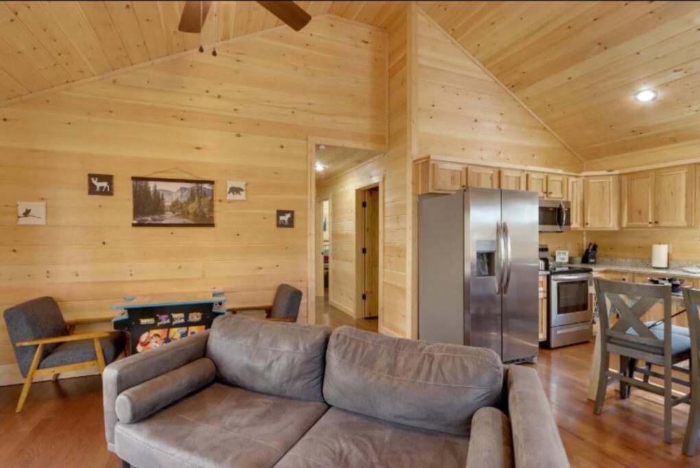 New Serene, Fun & Comfy Cabin- Covered Deck, Grill, Arcade Murphy Extérieur photo