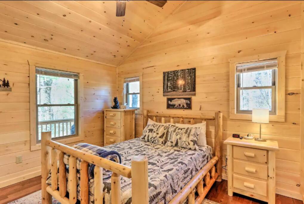 New Serene, Fun & Comfy Cabin- Covered Deck, Grill, Arcade Murphy Extérieur photo