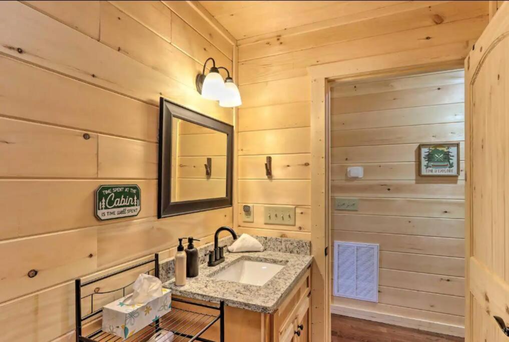 New Serene, Fun & Comfy Cabin- Covered Deck, Grill, Arcade Murphy Extérieur photo