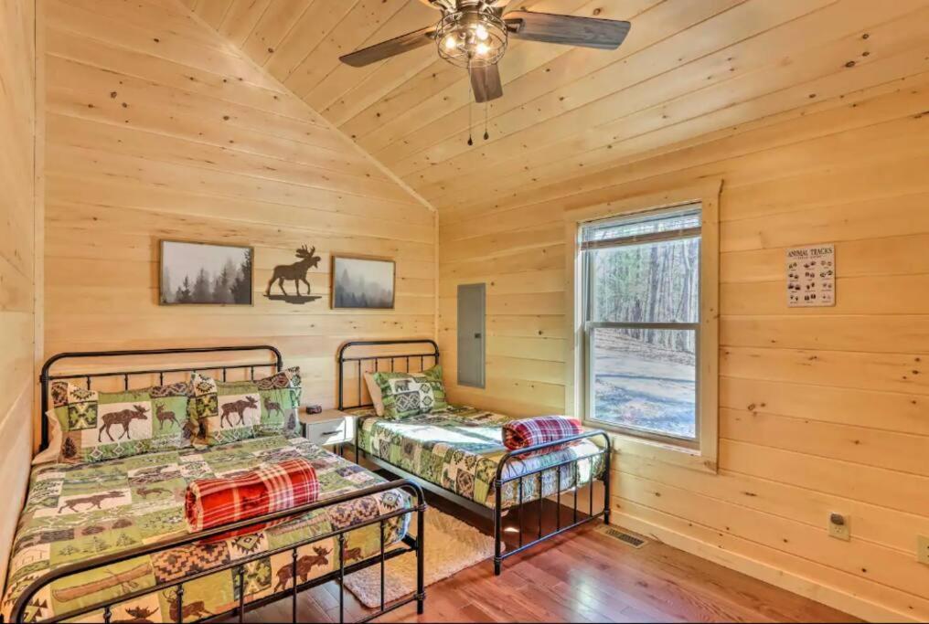 New Serene, Fun & Comfy Cabin- Covered Deck, Grill, Arcade Murphy Extérieur photo